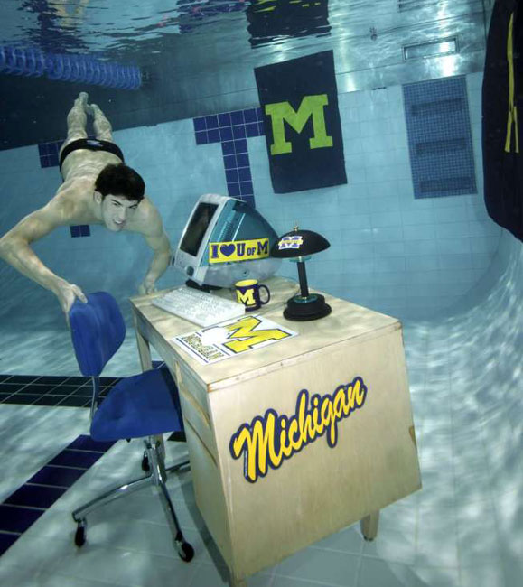 Michael Phelps underwater at UM pool